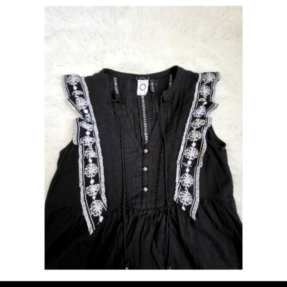 Anthropologie Akemi Kin Adelina Embroidered Blouse - Picture 7 of 10